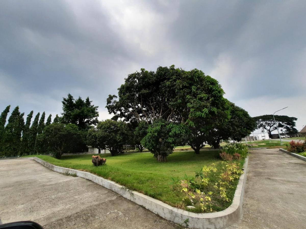 Estancia De Lorenzo Tarlac Exterior foto