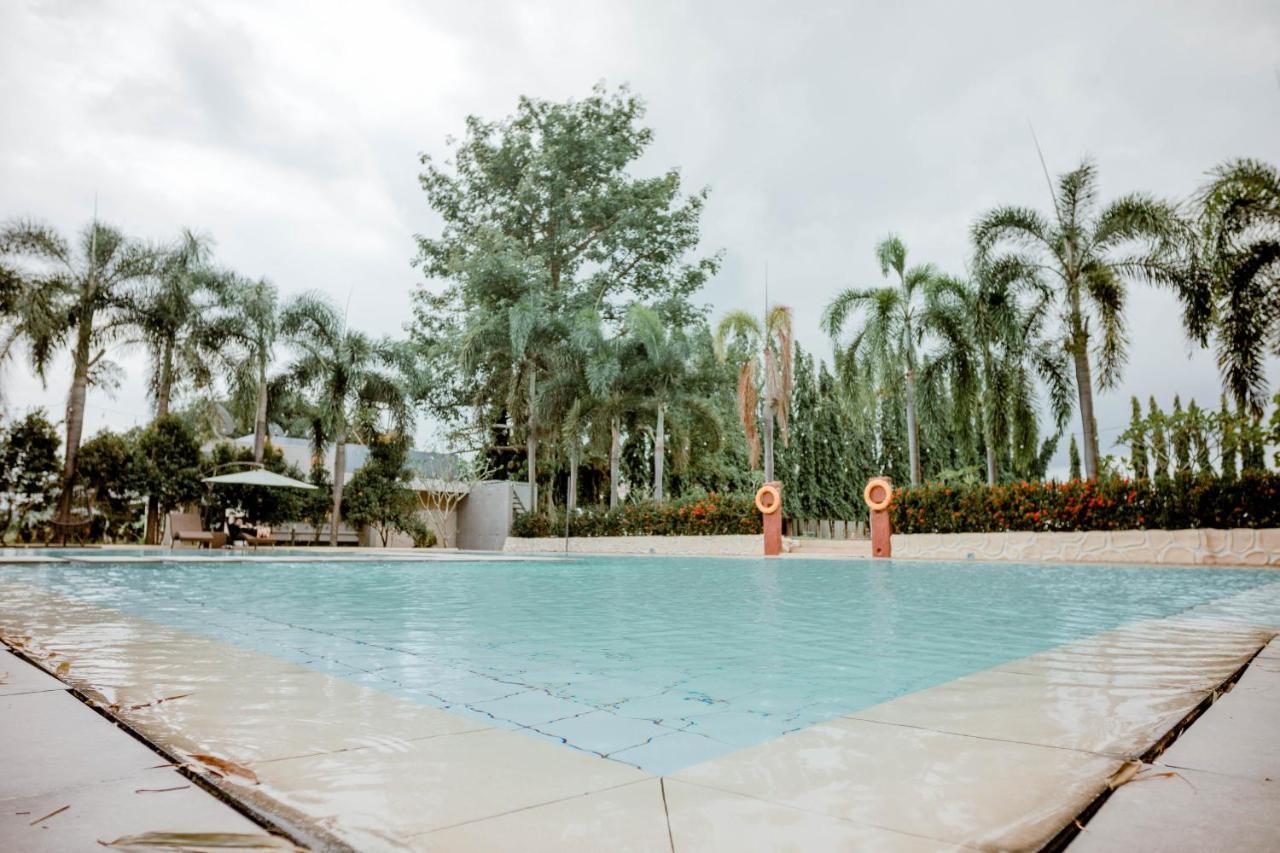 Estancia De Lorenzo Tarlac Exterior foto
